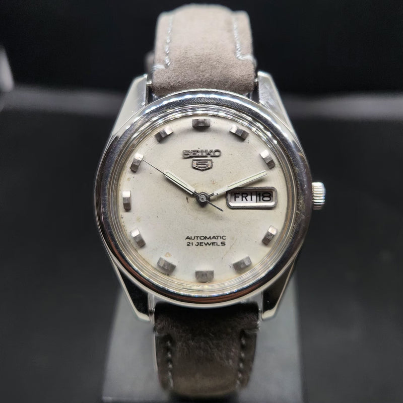 Vintage 1984 Original Seiko 5 Automatic 6309-8800 Grey Face 17 Jewels Day-Date Japanese Men's Wrist Watch VS76
