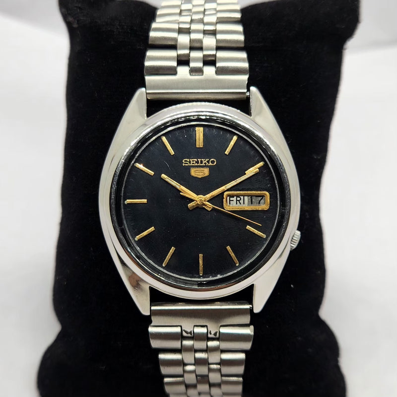 Vintage 1977 Original Seiko 5 Automatic 7009-3041 Black Face 17 Jewels Day-Date Japanese Men's Wrist Watch SA22