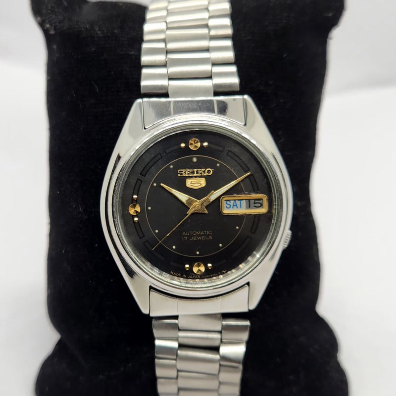Vintage 1984 Original Seiko 5 Automatic 7009-6001 Black Face 17 Jewels Day-Date Japanese Men's Wrist Watch SA28