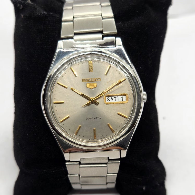 Vintage 1976 Original Seiko 5 Automatic 6309-8970 Grey Face 17 Jewels Day-Date Japanese Men's Wrist Watch SA38