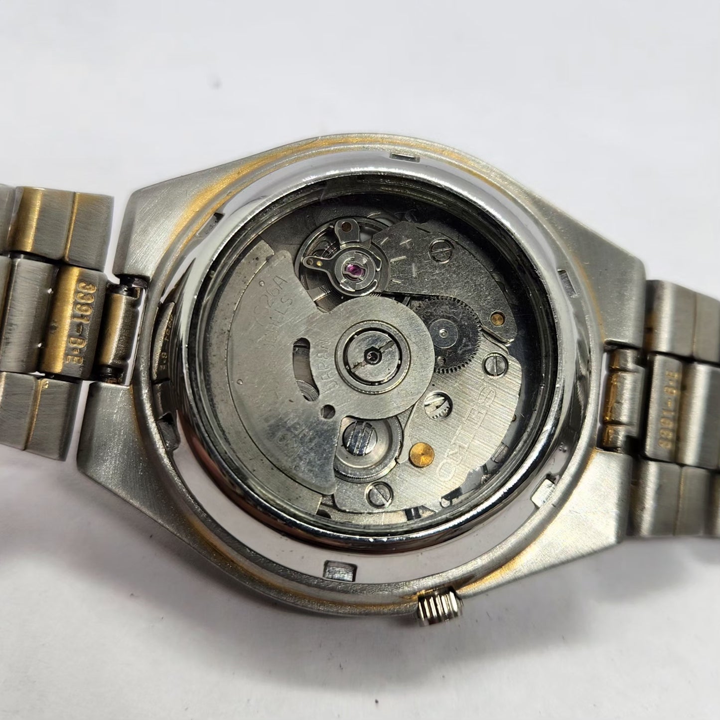 Vintage 1980 Original Seiko 5 Automatic 7S26 Gold Face 21 Jewels Day-Date Japanese Men's Wrist Watch SA63