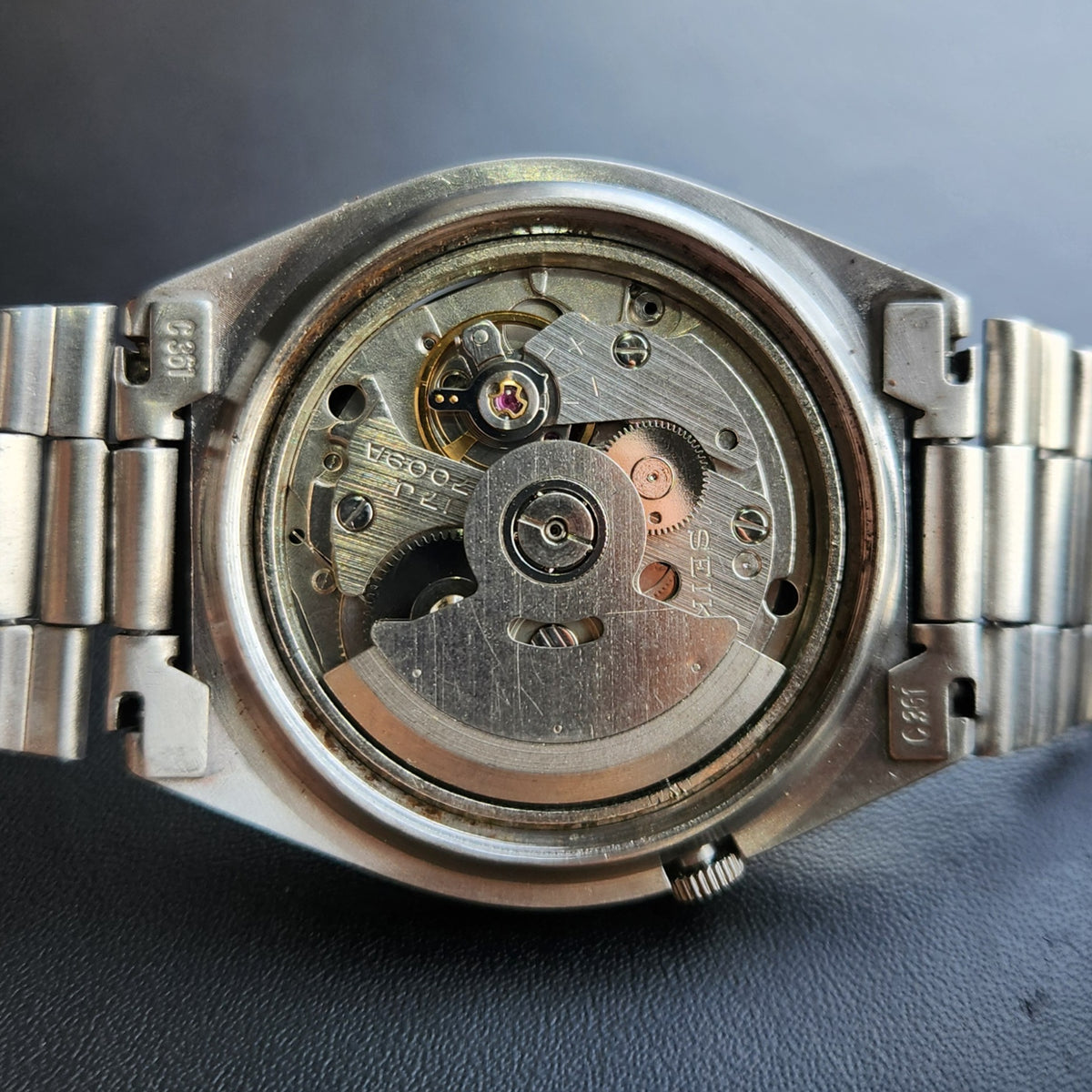 Vintage 1983 Original Seiko 5 Automatic 7009-8750 Gold Face 17 Jewels Day-Date Japanese Men's Wrist Watch SK23