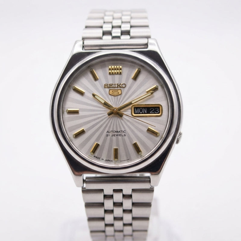 Vintage 1997 Original Seiko 5 Automatic 7s26-3170 Silver Face 21 Jewels Day-Date Japanese Men's Wrist Watch SK01