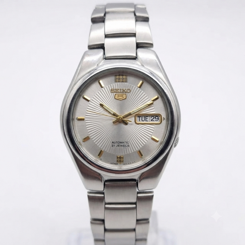 Vintage 1996 Original Seiko 5 Automatic 7S26-03S0 Silver Face 21 Jewels Day-Date Japanese Men's Wrist Watch SA61