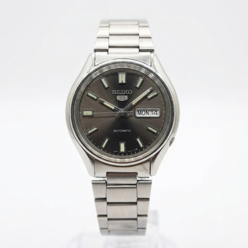 Vintage 1981 Original Seiko 5 Automatic 6309-8230 Black face Day-Date SNXS79K1 Men's Wrist Watch OG215