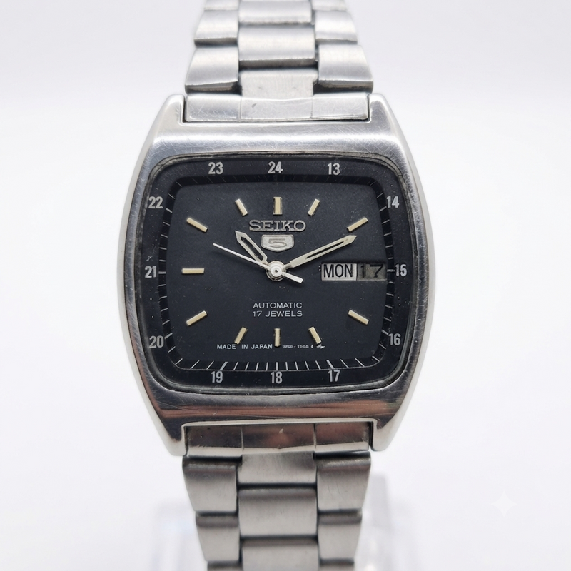 Vintage 1980 Original Seiko 5 Automatic 7019-6081 Black face 17 Jewels Day-Date Japanese Men's Wrist Watch OG136