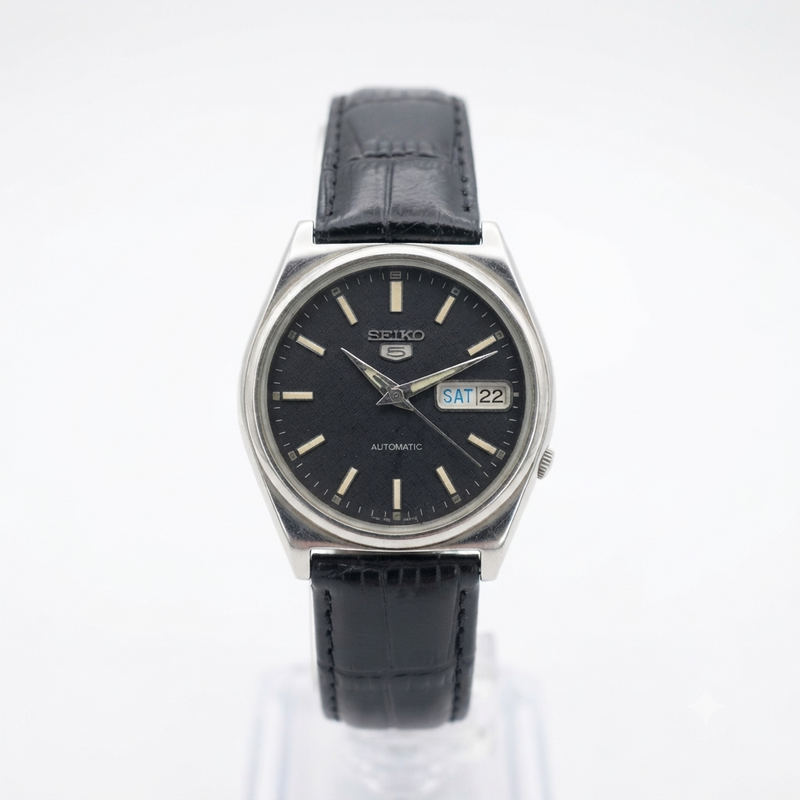 Vintage 1980 Original Seiko 5 Automatic 7019-8180 Black face 21 Jewels Day-Date Japanese Men's Wrist Watch OG96