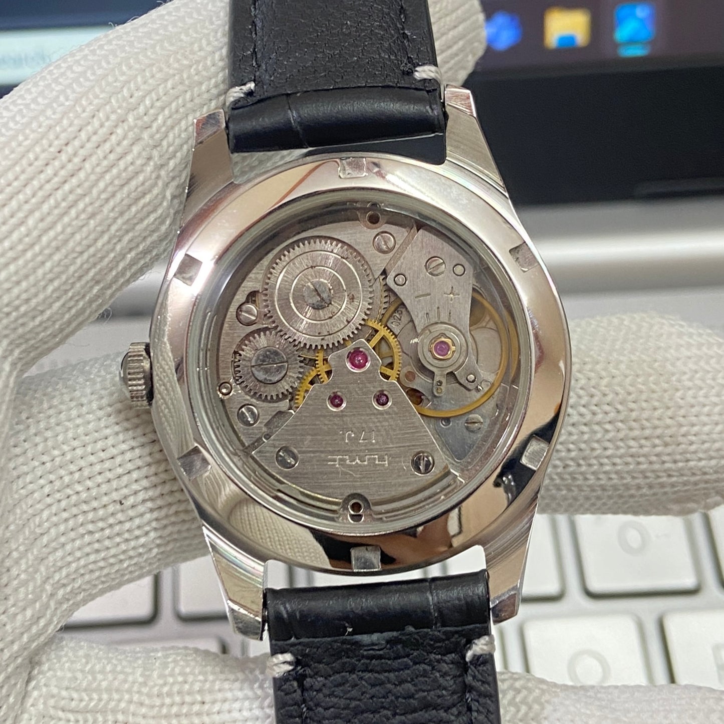 Hmt jubilee para shock tiffany blue mechanical hand winding men's wrist watch