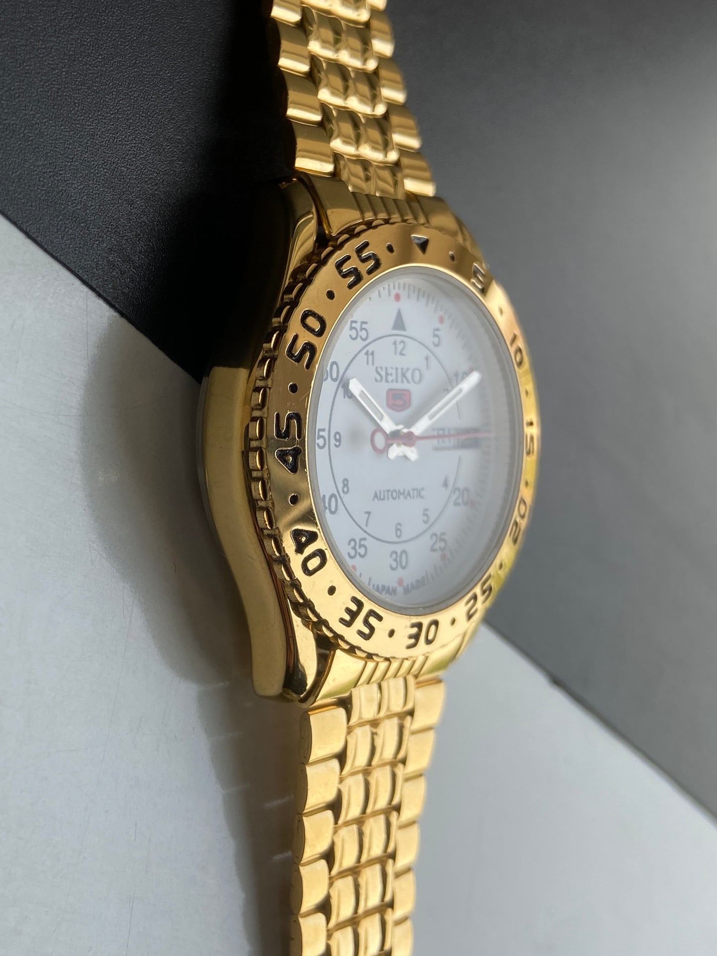 Vintage Seiko 5 Automatic 17 Jewels Cal. 6309 White Face Fix Bezel Gold Plated Men's Wrist Watch E69