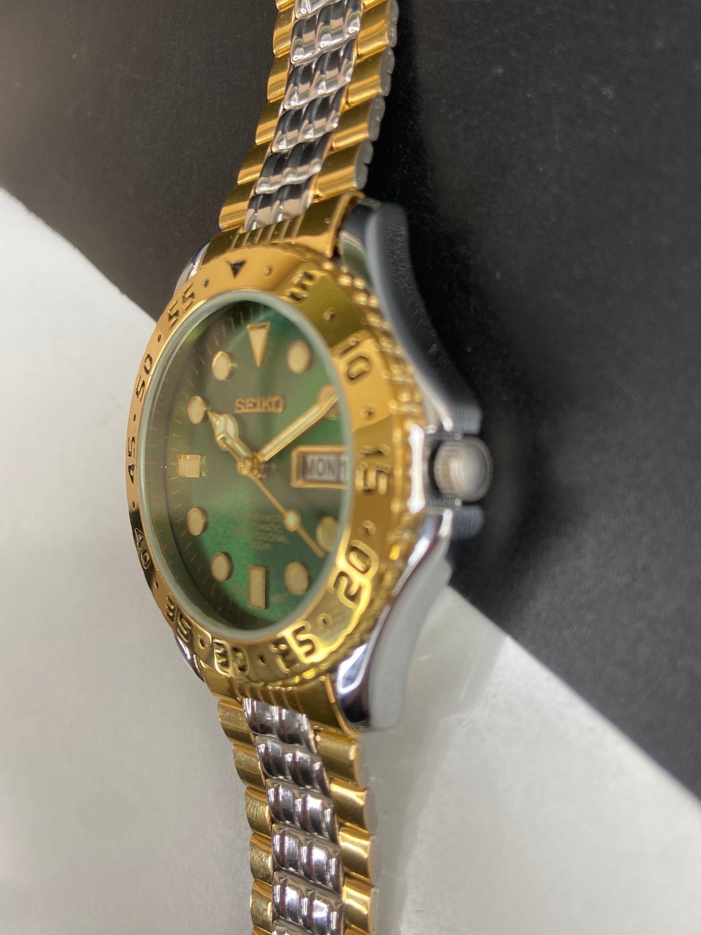 Vintage Mod Seiko Automatic 17 Jewels Cal. 6309 Green Face Fix Bezel Two Tone Men's Wrist Watch E68