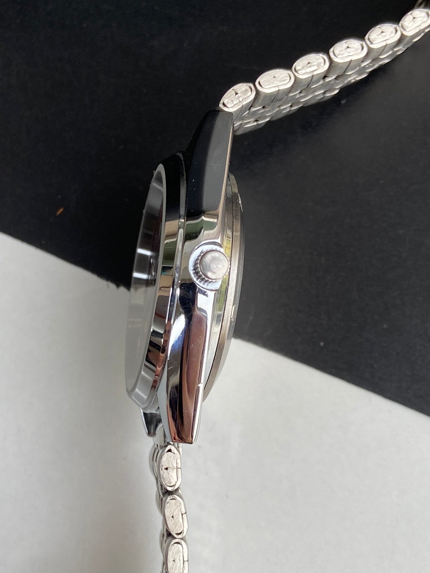 Vintage Mod Seiko 5 Automatic 6309A 17 Jewels Japan Men's Day-Date Red Face Wrist Watch E72