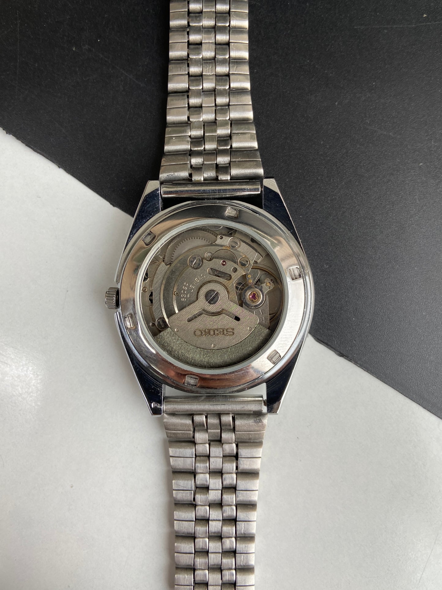Vintage Mod Seiko 5 Automatic 6309A 17 Jewels Japan Men's Day-Date Red Face Wrist Watch E72