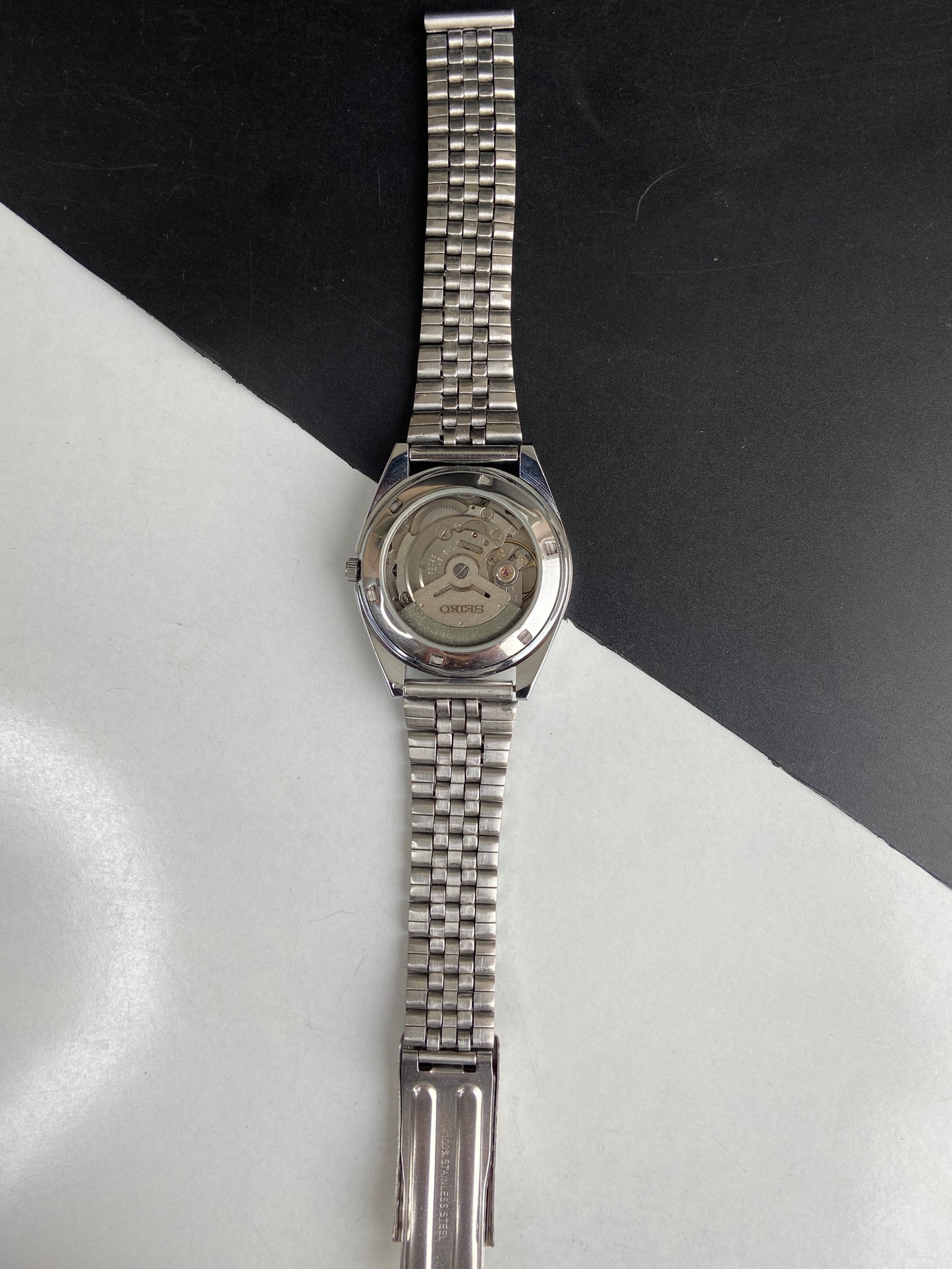Vintage Mod Seiko 5 Automatic 6309A 17 Jewels Japan Men's Day-Date Red Face Wrist Watch E72