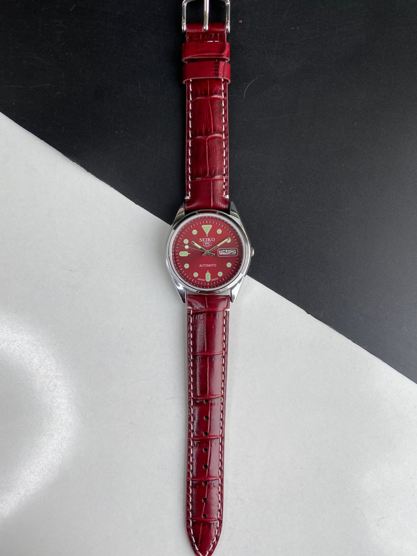 Vintage Mod Seiko 5 Automatic 6309A 17 Jewels Japan Men's Day-Date Red Face Wrist Watch E72