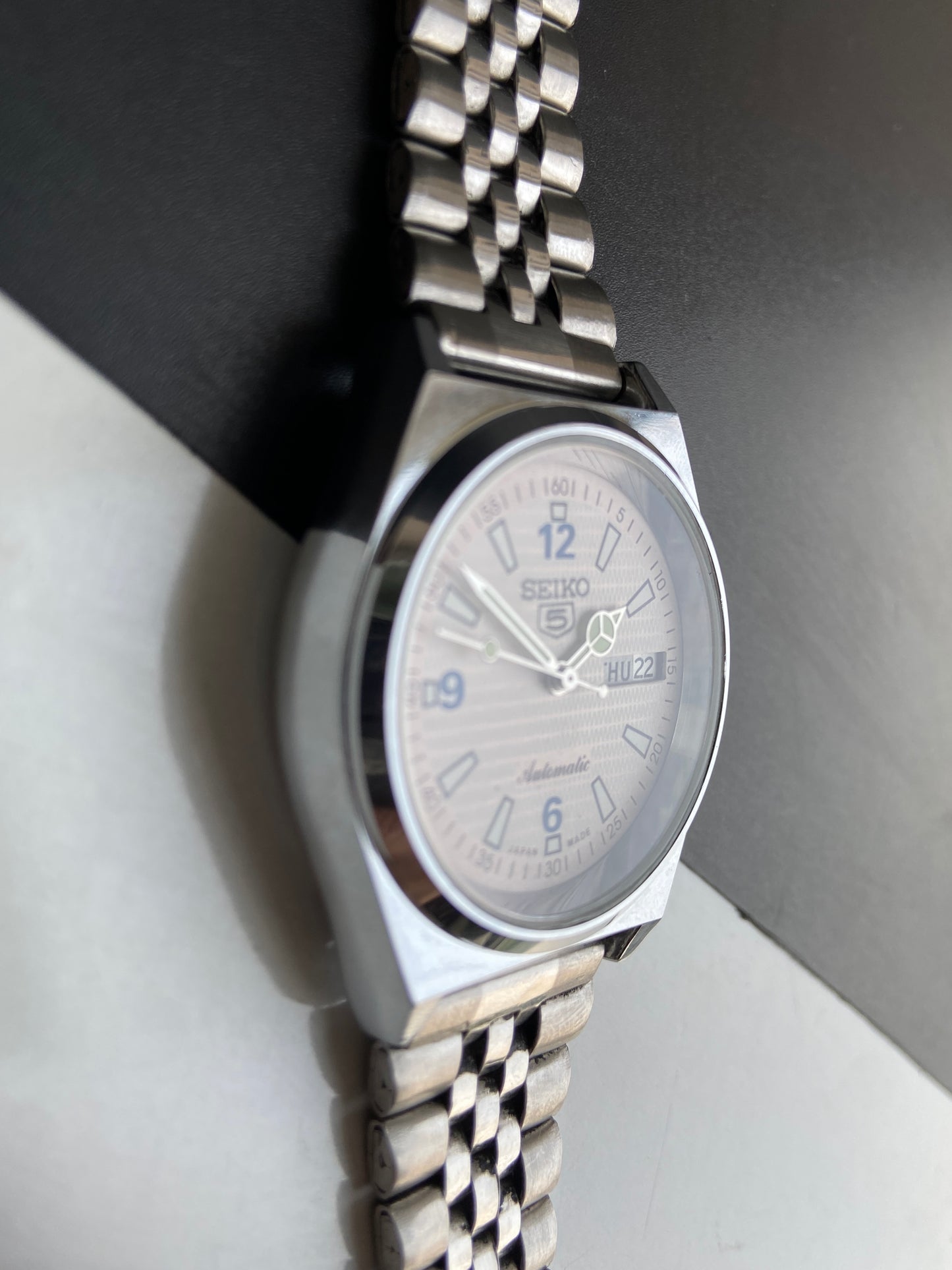 Vintage Mod Seiko 5 Automatic 6309A 17 Jewels Japan Men's Day-Date White Face Wrist Watch E73