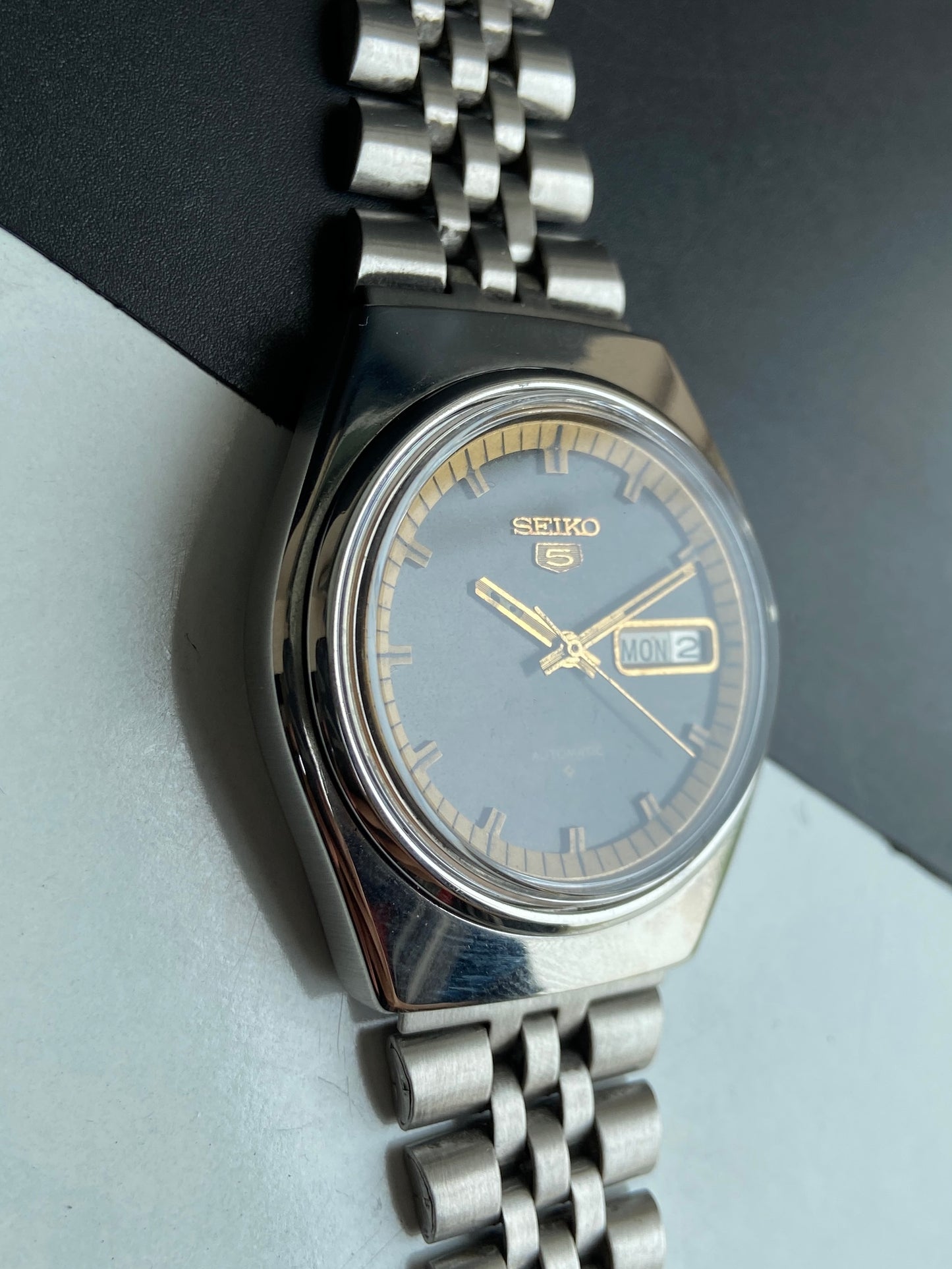 Vintage 1979 Original Seiko 5 Automatic 6309-8500 Black Face Day-Date Japanese Men's Wrist Watch E78