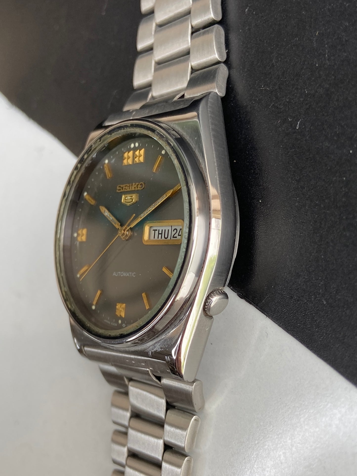 Vintage 1982 Original Seiko 5 Automatic 6309-8230 Gray Face 17 Jewels Day-Date Japanese Men's Wrist Watch E81