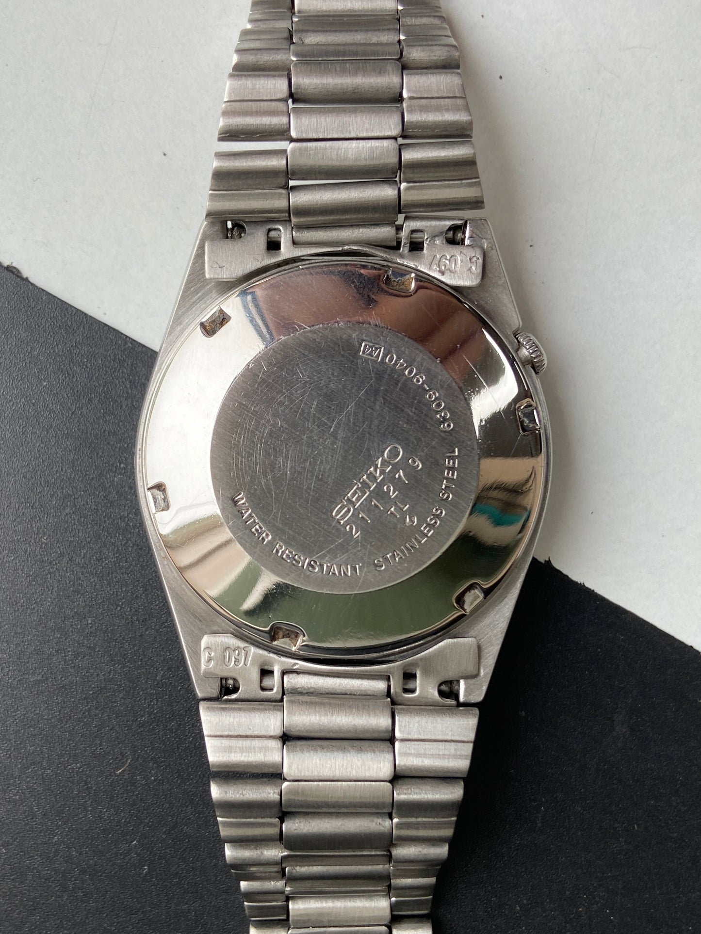 Vintage 1982 Original Seiko 5 Automatic 6309-8230 Gray Face 17 Jewels Day-Date Japanese Men's Wrist Watch E81
