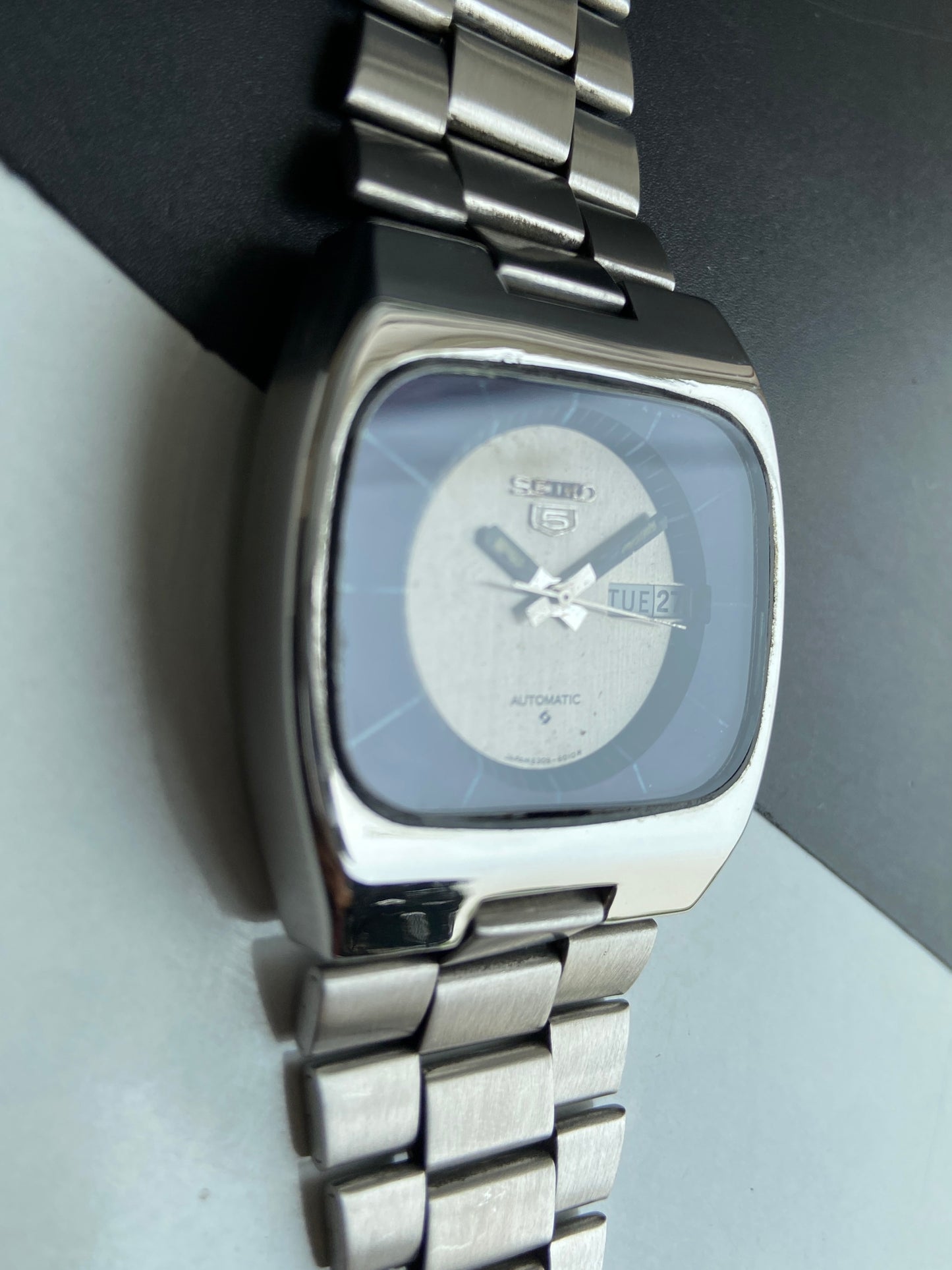 Vintage 1988 Original Seiko 5 Automatic 6309-601A Silver Face 17 Jewels Day-Date Japanese Men's Wrist Watch E84