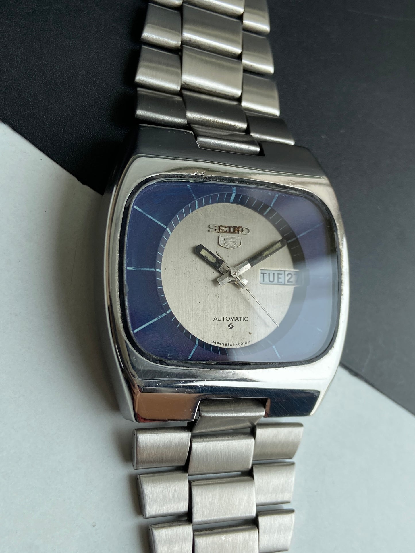 Vintage 1988 Original Seiko 5 Automatic 6309-601A Silver Face 17 Jewels Day-Date Japanese Men's Wrist Watch E84
