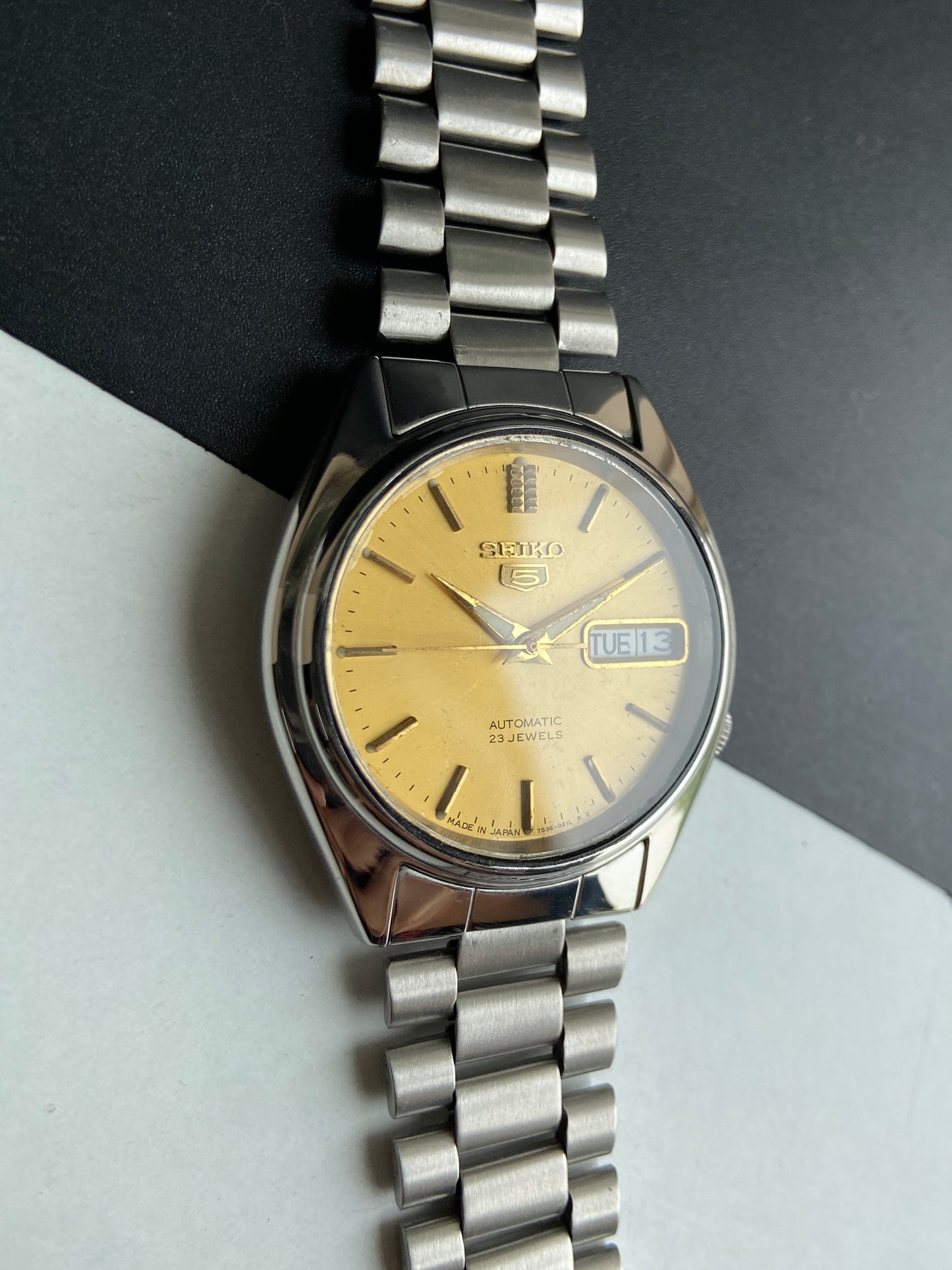Vintage 1998 Original Seiko 5 Automatic 7S36-6080 Golden Face 23 Jewels Day-Date Japanese Men's Wrist Watch E85