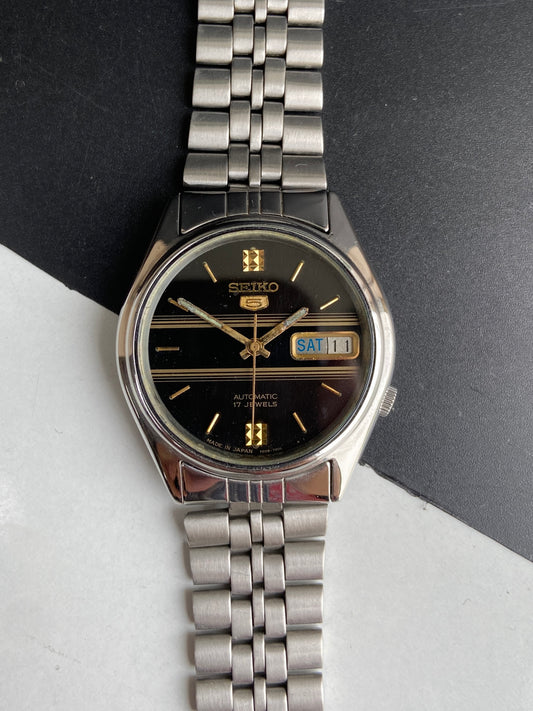 Vintage 1984 Original Seiko 5 Automatic 7009-6001 Black Face 17 Jewels Day-Date Japanese Men's Wrist Watch E87