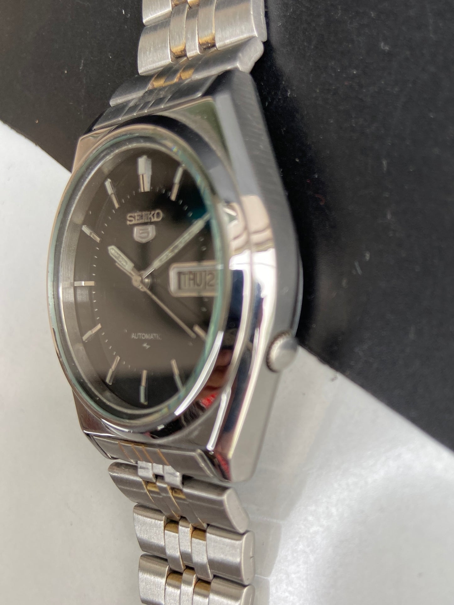 Vintage 1985 Original Seiko 5 Automatic 7009-8760 Black Face 17 Jewels Day-Date Japanese Men's Wrist Watch E88