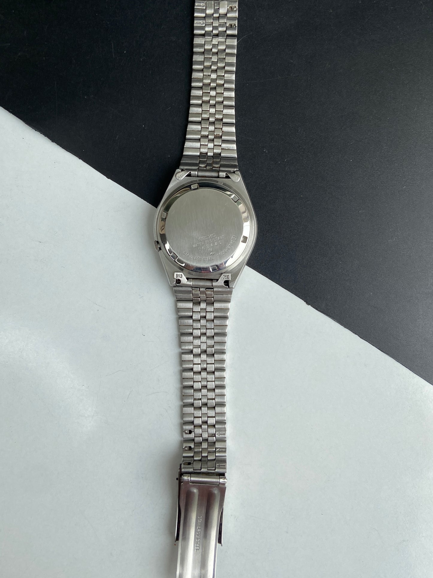 Vintage 1985 Original Seiko 5 Automatic 7009-8760 Black Face 17 Jewels Day-Date Japanese Men's Wrist Watch E88