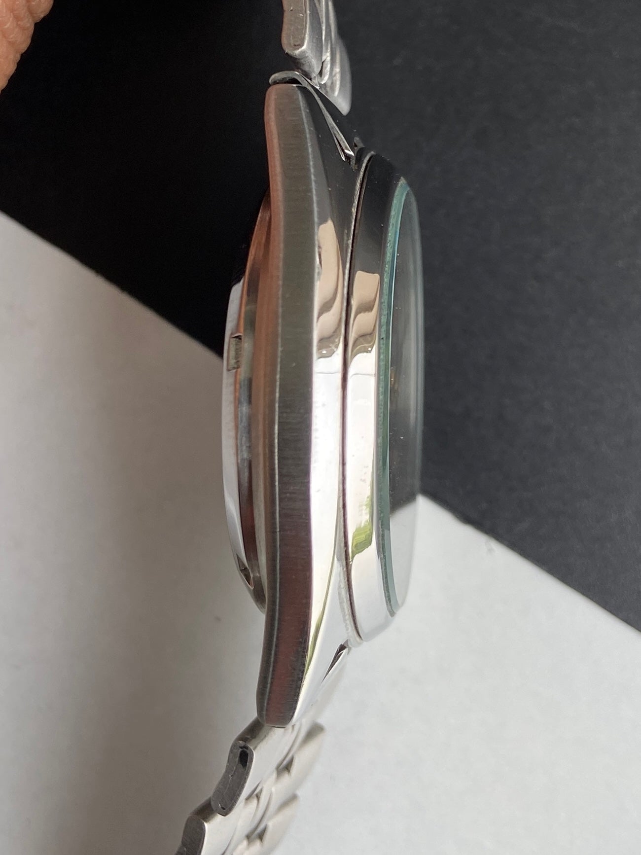 Vintage 1981 Original Seiko 5 Automatic 7009-3180 Black Face 17 Jewels Day-Date Japanese Men's Wrist Watch E90