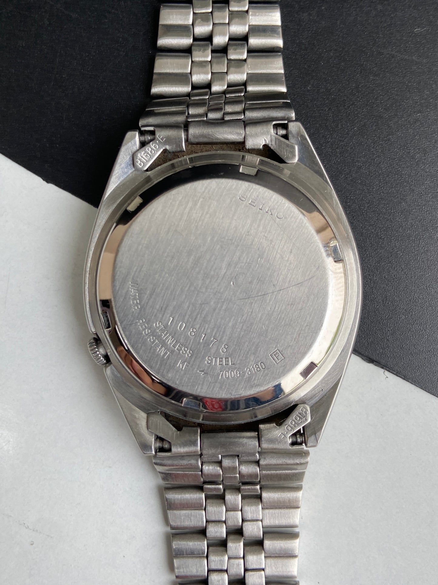 Vintage 1981 Original Seiko 5 Automatic 7009-3180 Black Face 17 Jewels Day-Date Japanese Men's Wrist Watch E90
