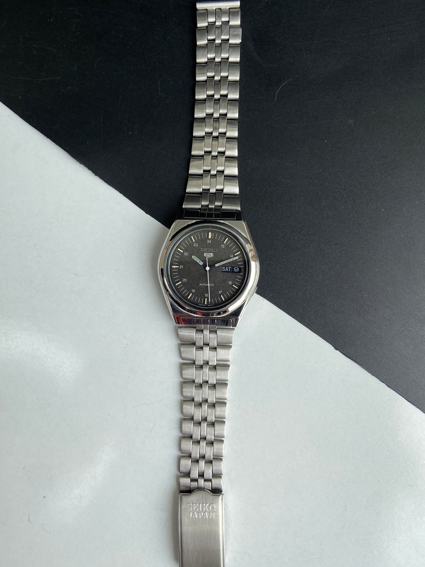 Vintage 1982 Original Seiko 5 Automatic 7009-876A Black Face 17 Jewels Day-Date Japanese Men's Wrist Watch E91