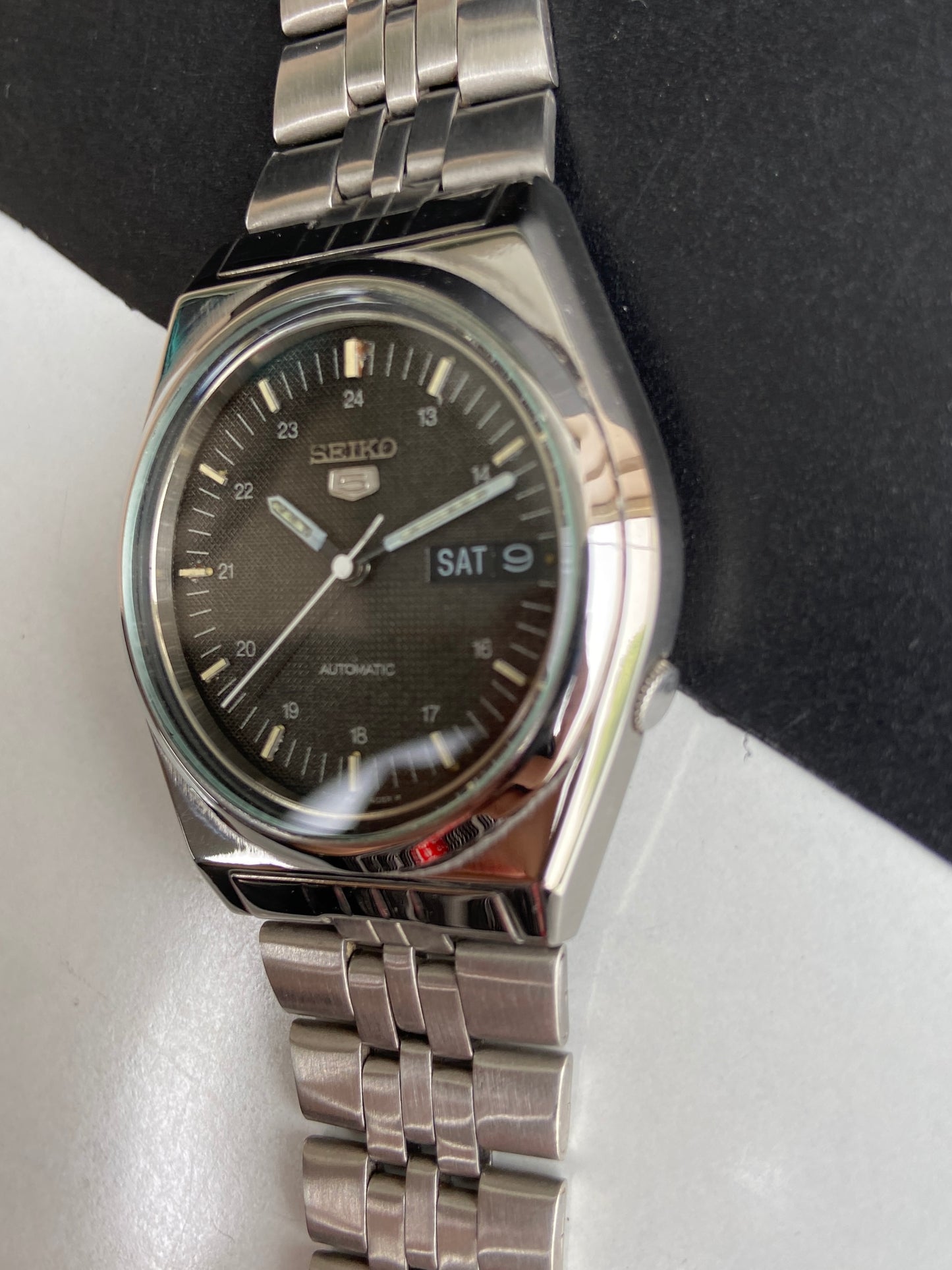 Vintage 1982 Original Seiko 5 Automatic 7009-876A Black Face 17 Jewels Day-Date Japanese Men's Wrist Watch E91