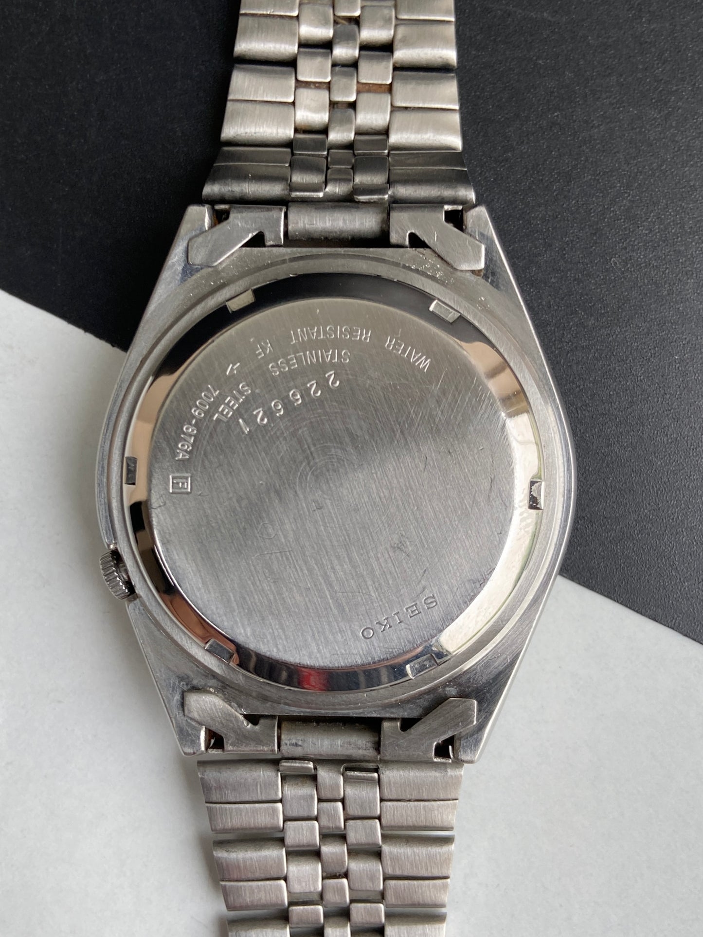 Vintage 1982 Original Seiko 5 Automatic 7009-876A Black Face 17 Jewels Day-Date Japanese Men's Wrist Watch E91