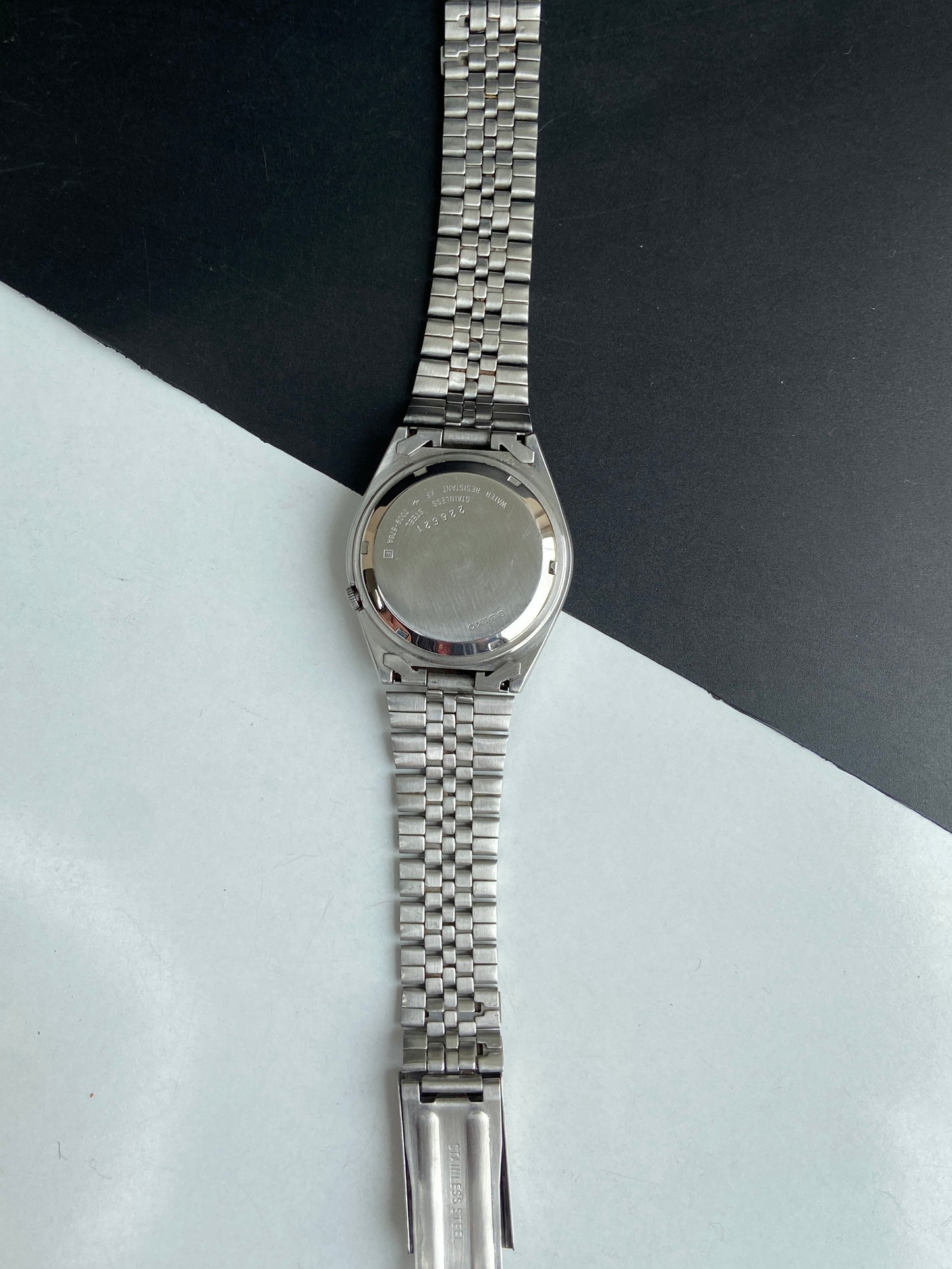 Vintage 1982 Original Seiko 5 Automatic 7009-876A Black Face 17 Jewels Day-Date Japanese Men's Wrist Watch E91