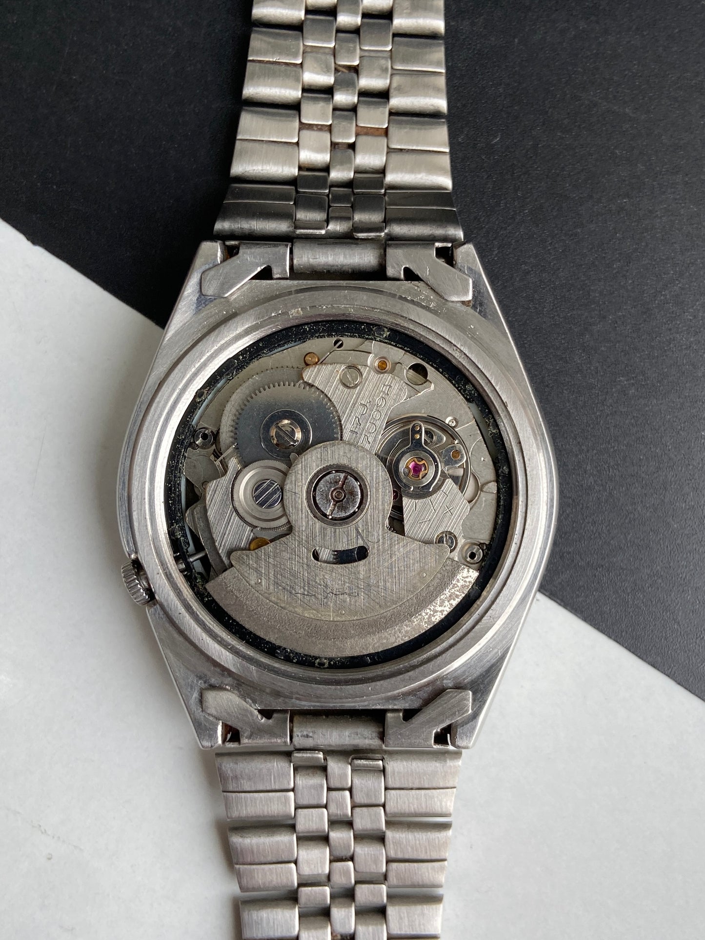 Vintage 1982 Original Seiko 5 Automatic 7009-876A Black Face 17 Jewels Day-Date Japanese Men's Wrist Watch E91