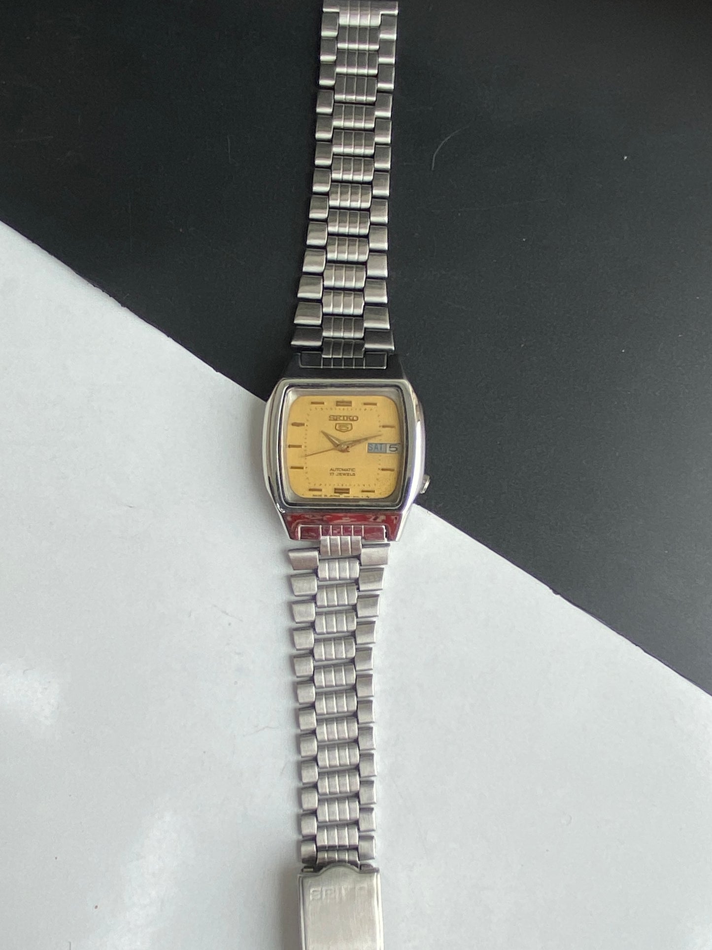 Vintage 1980 Original Seiko 5 Automatic 7009-5860 Golden Face 17 Jewels Day-Date Japanese Men's Wrist Watch E92