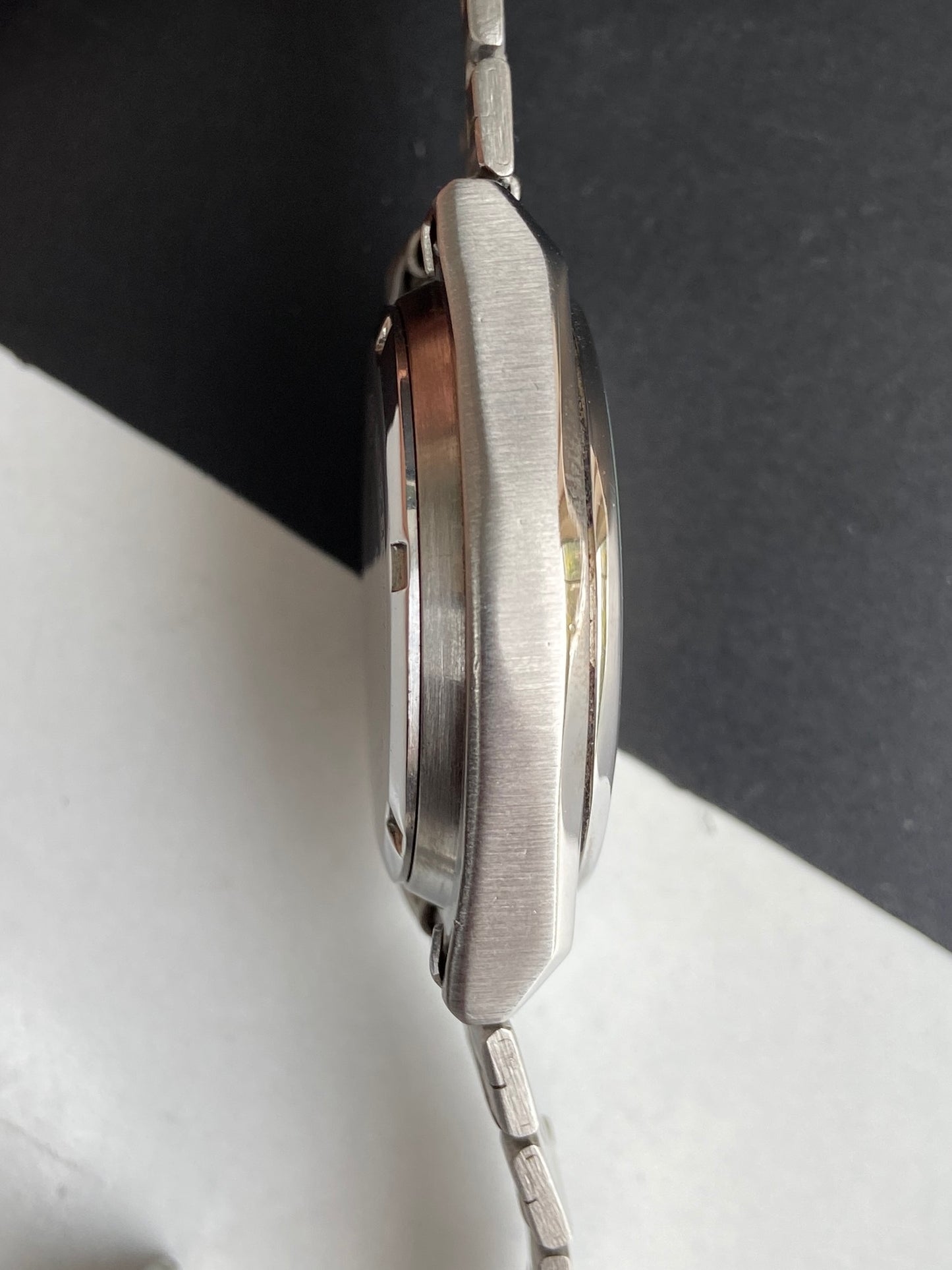 Vintage 1985 Original Seiko 5 Automatic 7009-8330 Golden Face 17 Jewels Day-Date Japanese Men's Wrist Watch E93