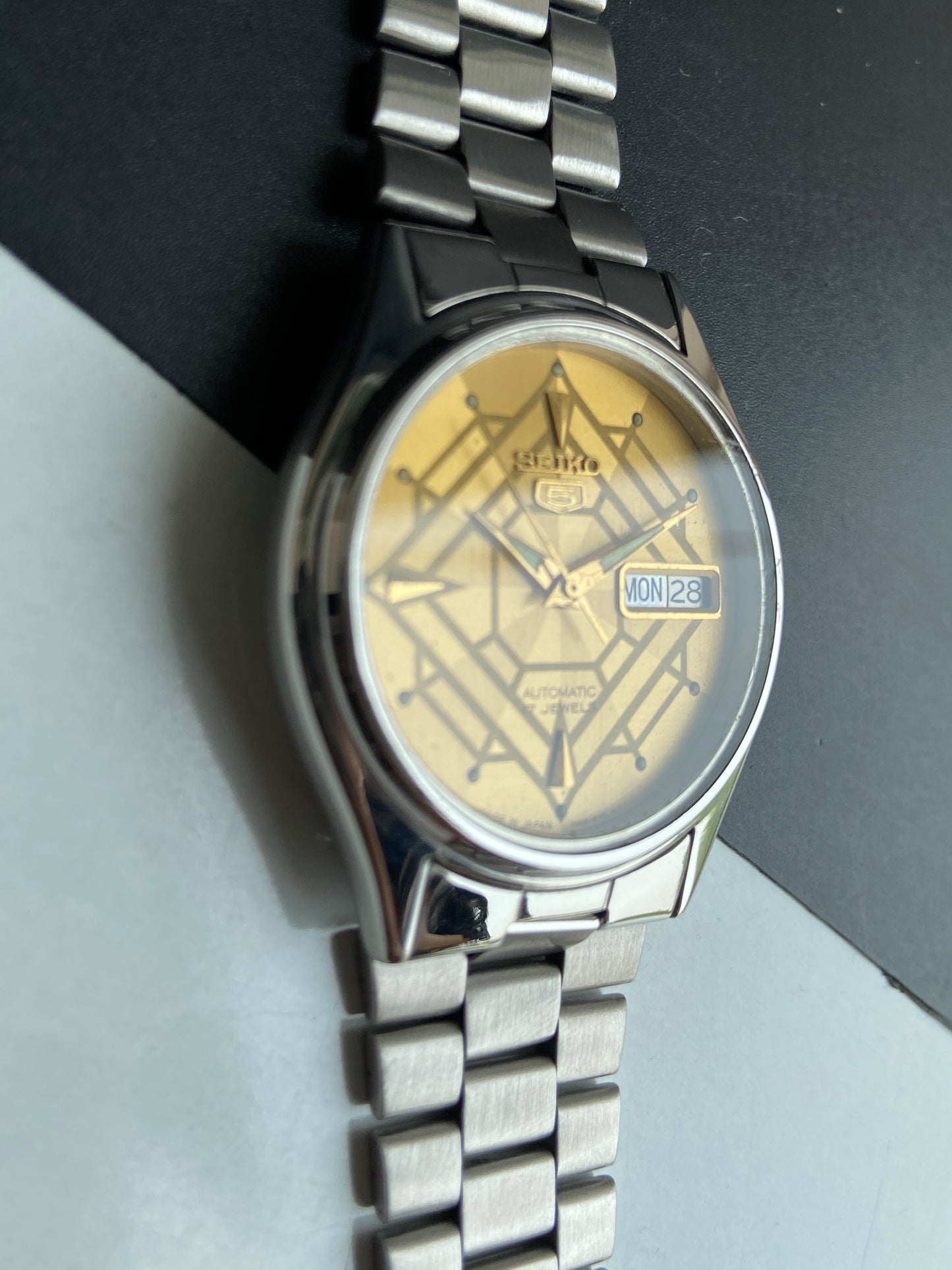 Vintage 1980 Original Seiko 5 Automatic 7009-3170 Golden Face 17 Jewels Day-Date Japanese Men's Wrist Watch E94