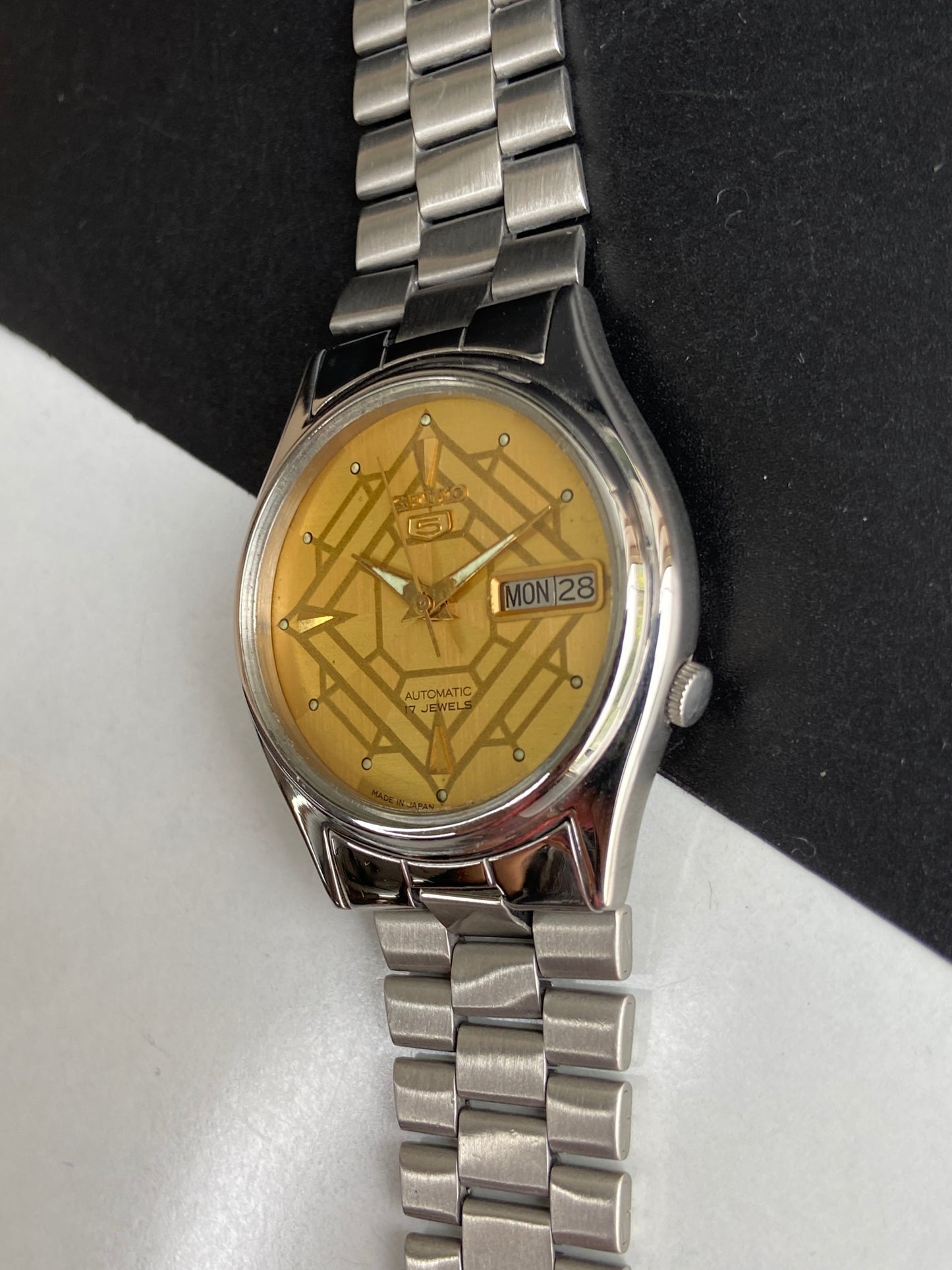 Vintage 1980 Original Seiko 5 Automatic 7009-3170 Golden Face 17 Jewels Day-Date Japanese Men's Wrist Watch E94