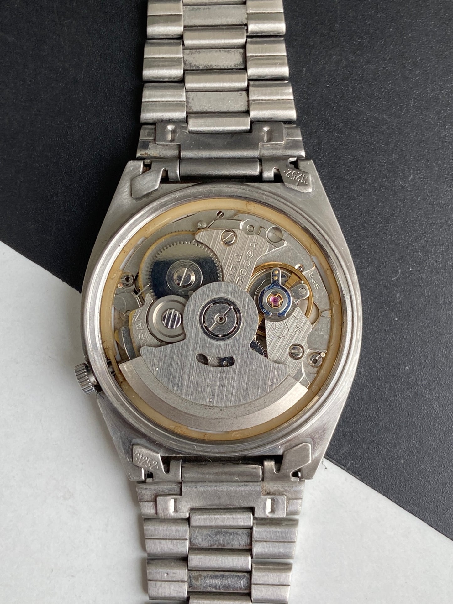 Vintage 1976 Original Seiko 5 Automatic 7009-5840 Silver Face 17 Jewels Day-Date Japanese Men's Wrist Watch E95