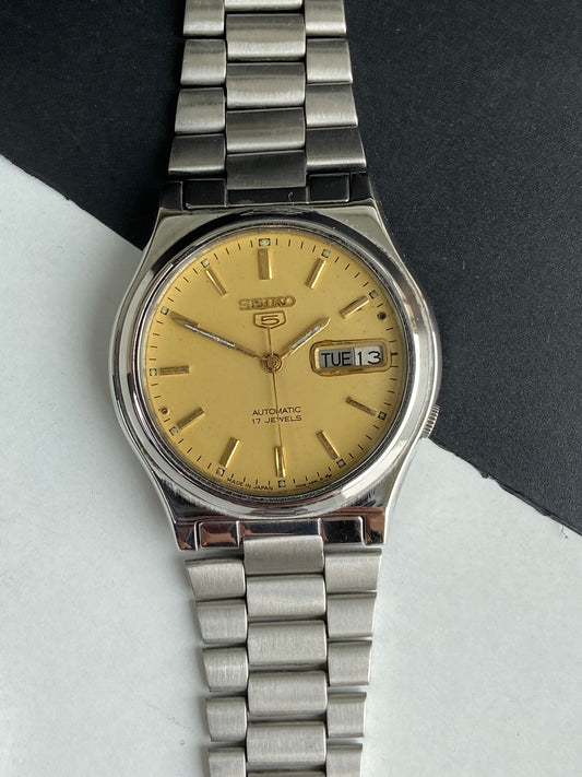Vintage 1981 Original Seiko 5 Automatic 7009-3171 Golden Face 17 Jewels Day-Date Japanese Men's Wrist Watch E96