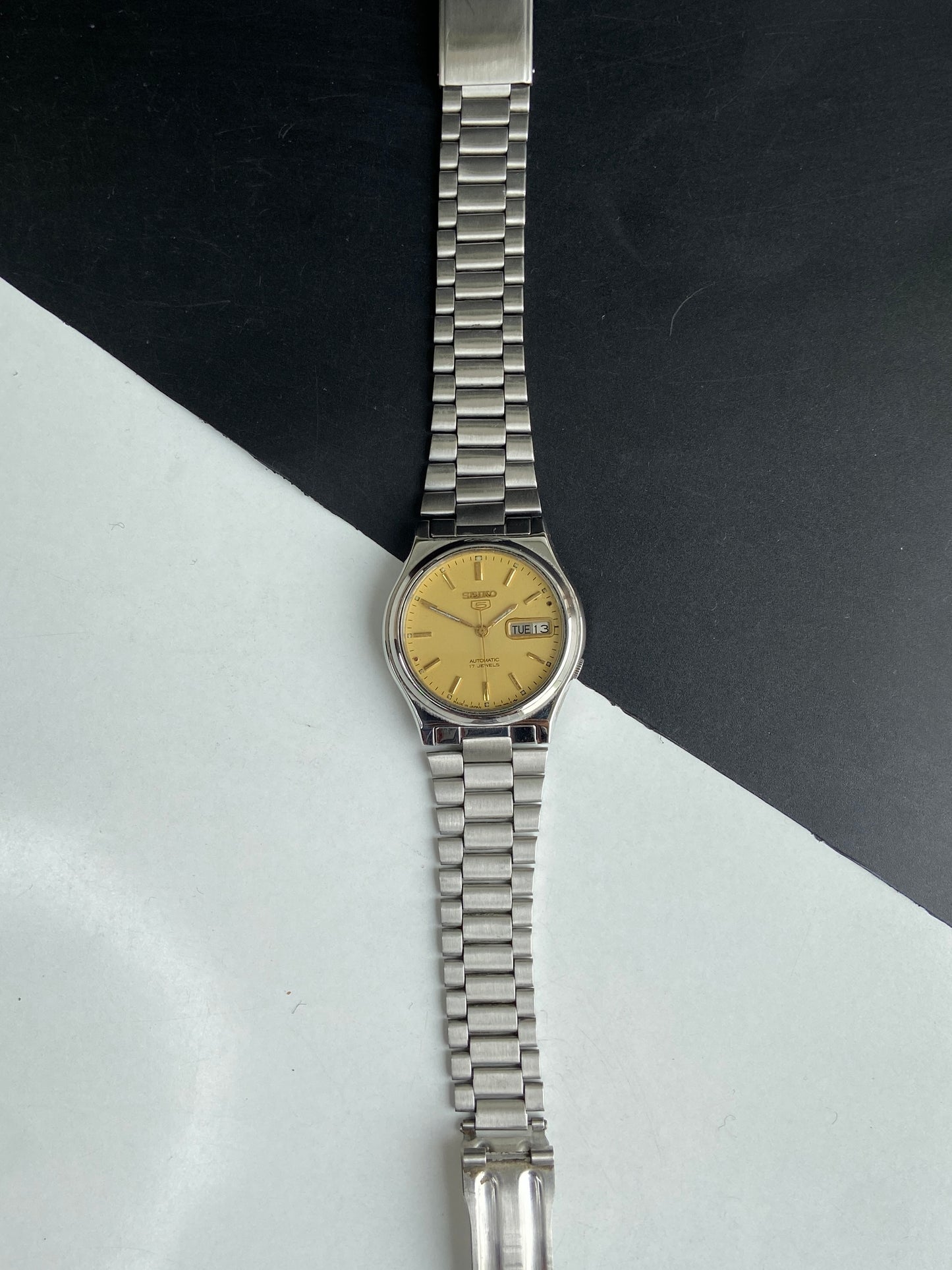 Vintage 1981 Original Seiko 5 Automatic 7009-3171 Golden Face 17 Jewels Day-Date Japanese Men's Wrist Watch E96