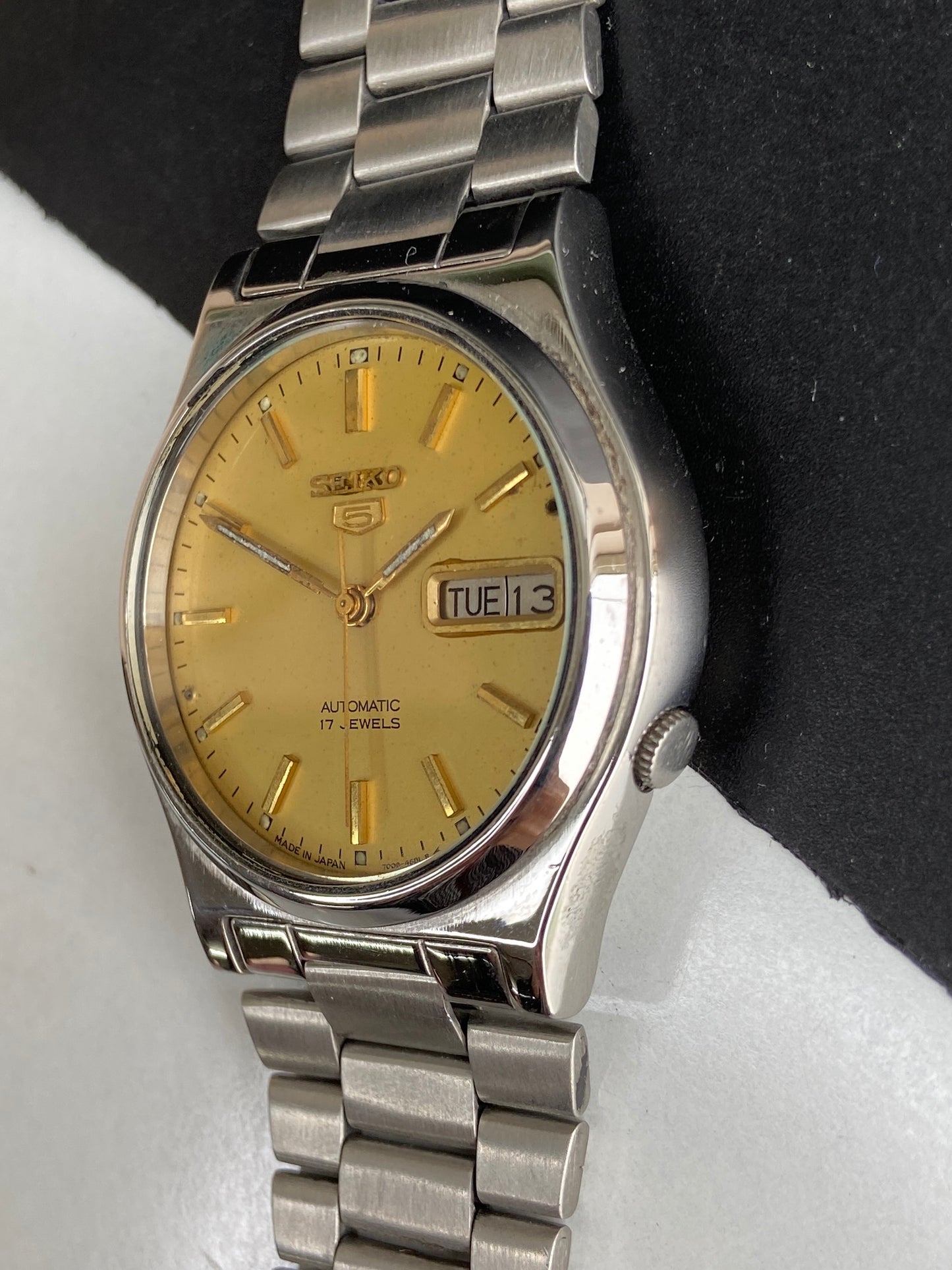 Vintage 1981 Original Seiko 5 Automatic 7009-3171 Golden Face 17 Jewels Day-Date Japanese Men's Wrist Watch E96