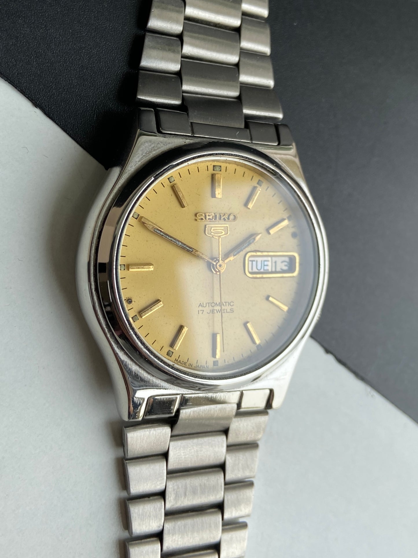 Vintage 1981 Original Seiko 5 Automatic 7009-3171 Golden Face 17 Jewels Day-Date Japanese Men's Wrist Watch E96