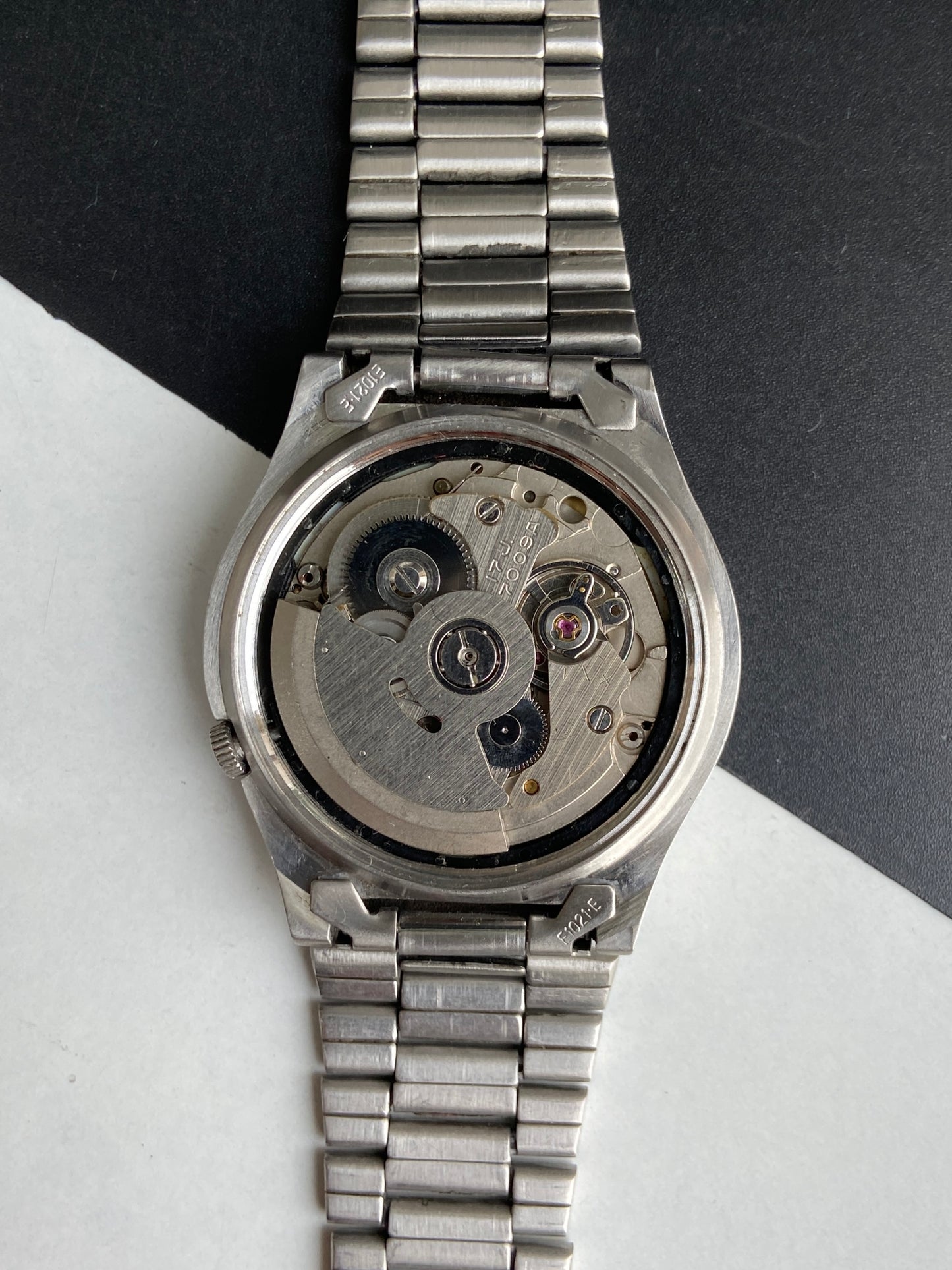 Vintage 1981 Original Seiko 5 Automatic 7009-3171 Golden Face 17 Jewels Day-Date Japanese Men's Wrist Watch E96