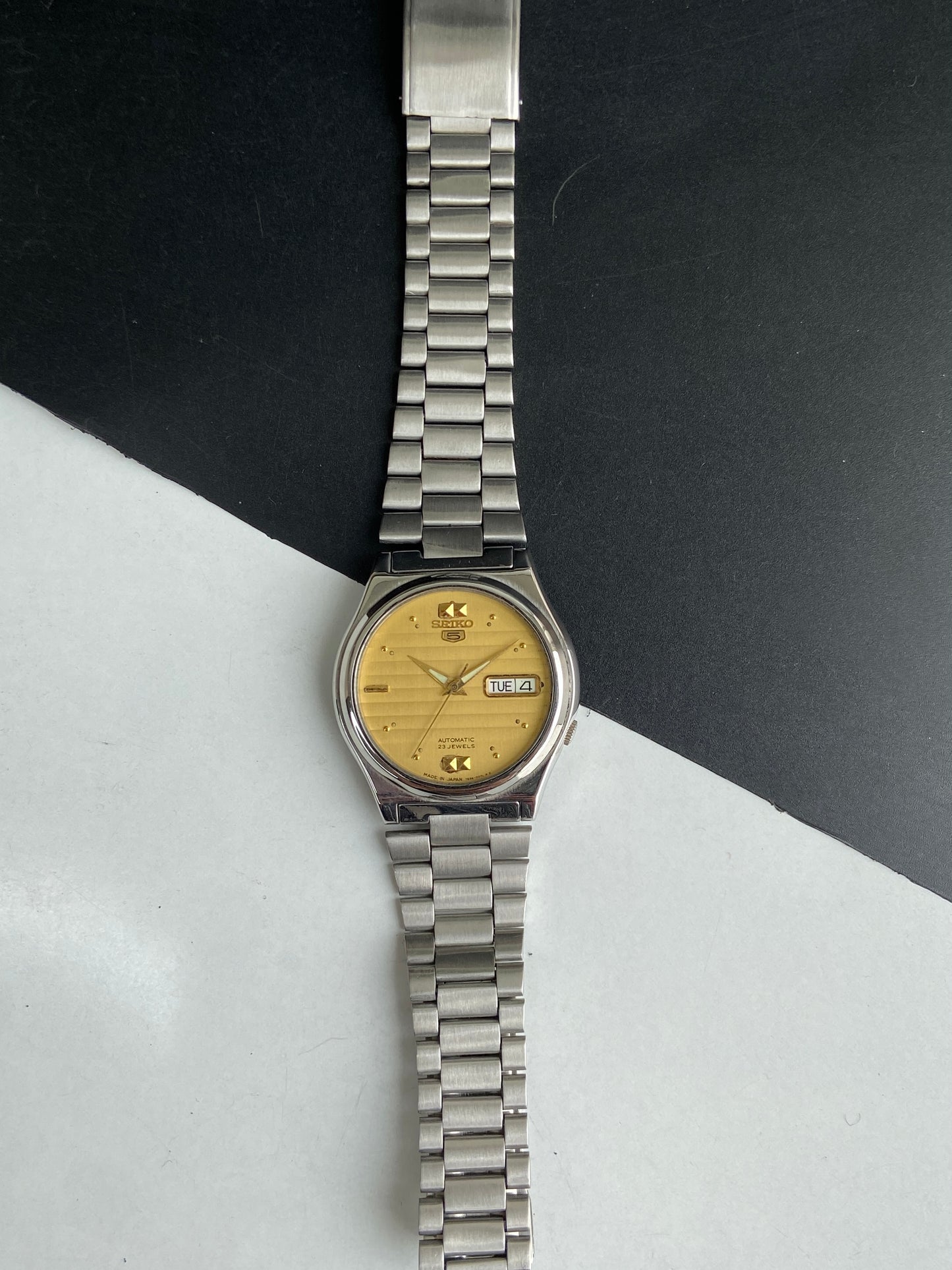 Vintage 1997 Original Seiko 5 Automatic 7S36-8180 Golden Face 23 Jewels Day-Date Japanese Men's Wrist Watch F01