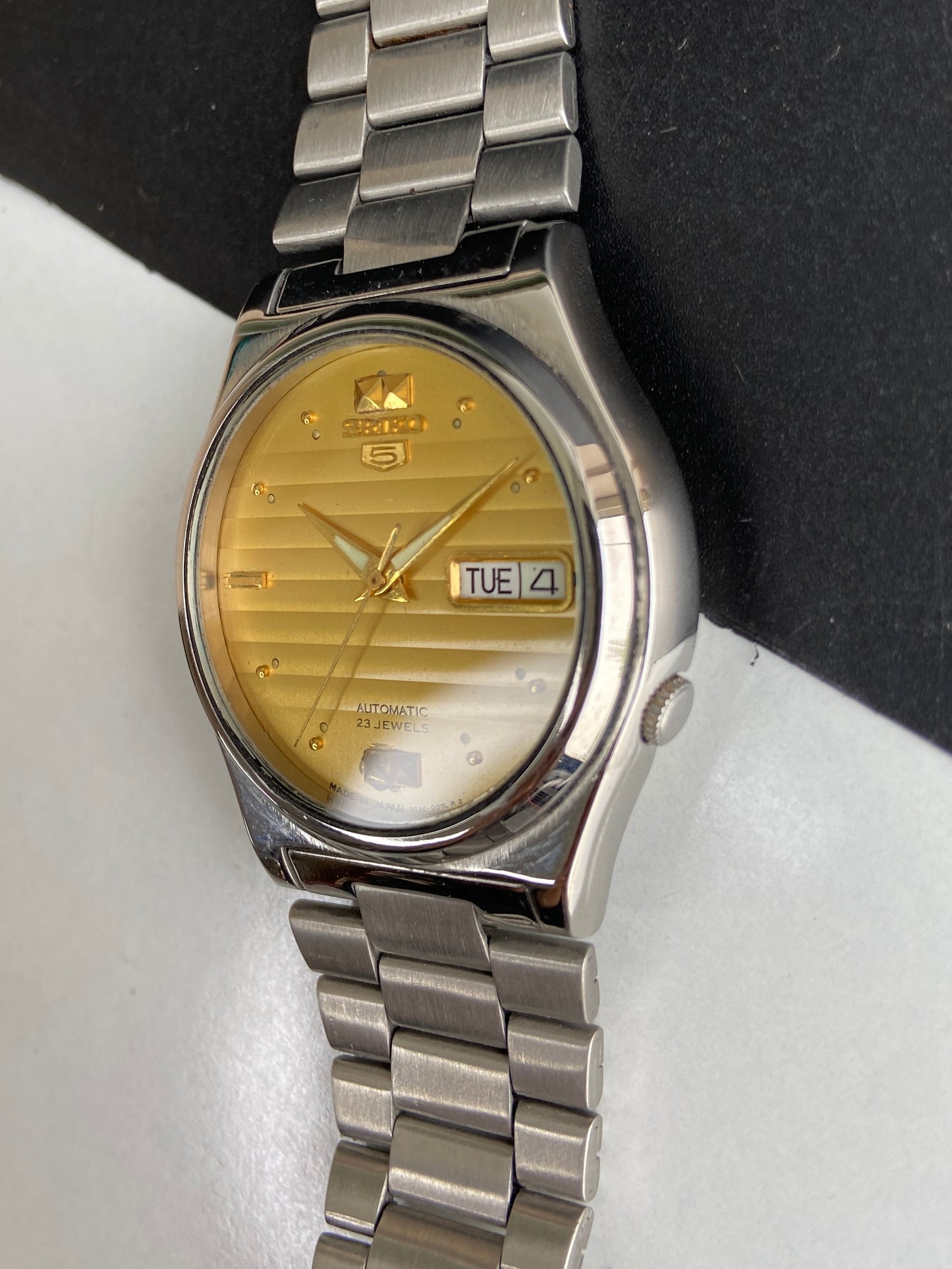 Vintage 1997 Original Seiko 5 Automatic 7S36-8180 Golden Face 23 Jewels Day-Date Japanese Men's Wrist Watch F01
