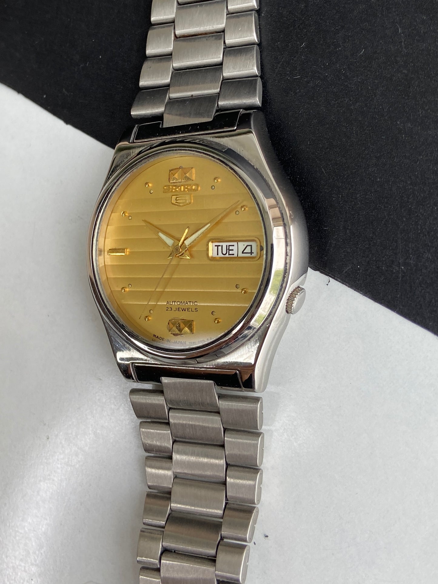 Vintage 1997 Original Seiko 5 Automatic 7S36-8180 Golden Face 23 Jewels Day-Date Japanese Men's Wrist Watch F01