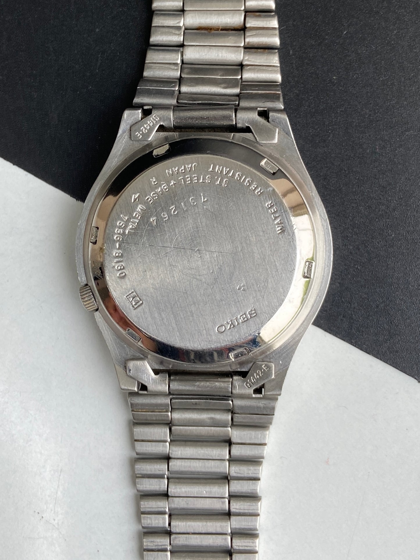 Vintage 1997 Original Seiko 5 Automatic 7S36-8180 Golden Face 23 Jewels Day-Date Japanese Men's Wrist Watch F01