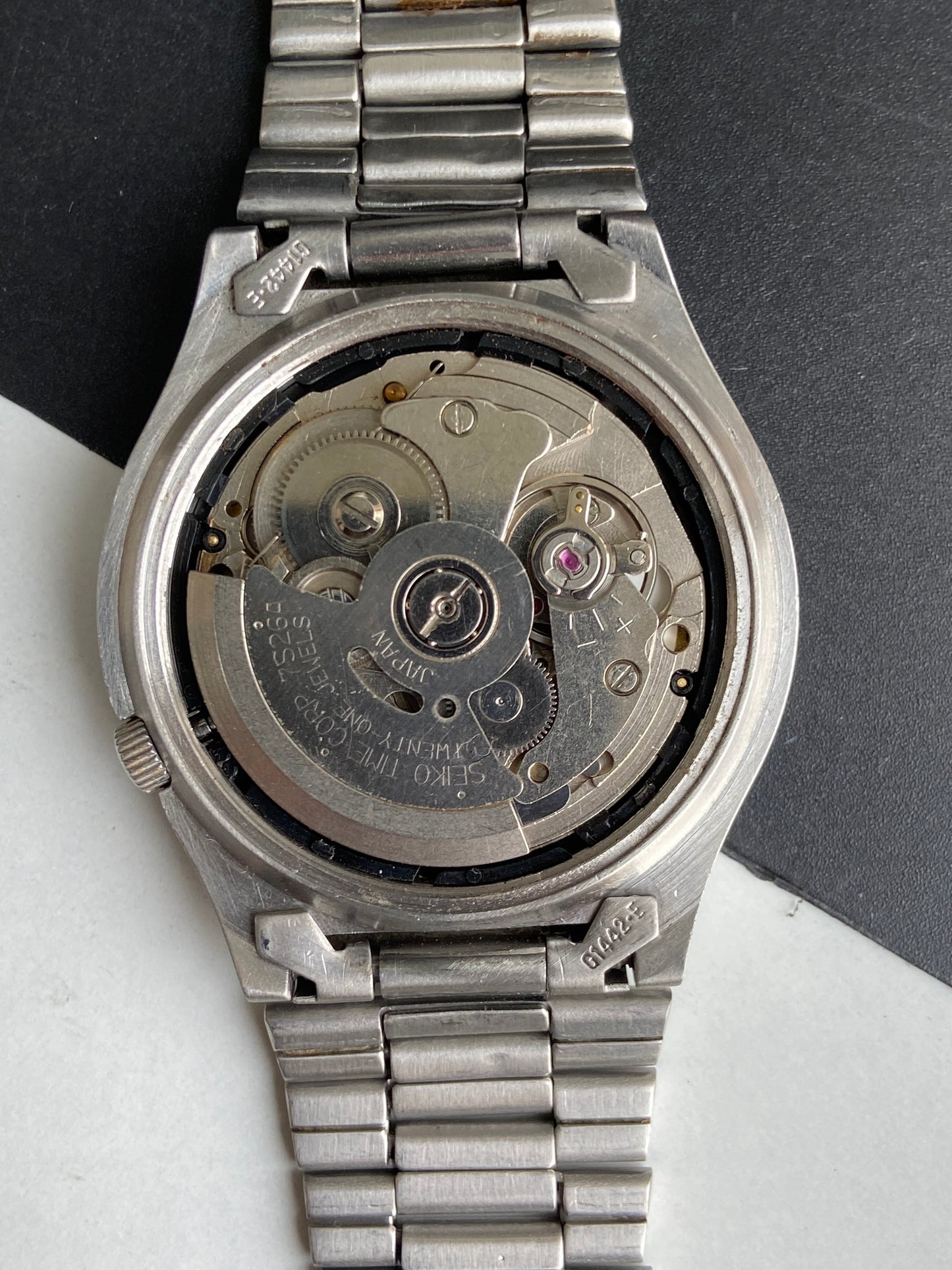 Vintage 1997 Original Seiko 5 Automatic 7S36-8180 Golden Face 23 Jewels Day-Date Japanese Men's Wrist Watch F01